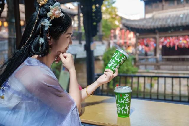 共庆华诞·月满台儿庄古城 | 2025双节假期漫游指南→
