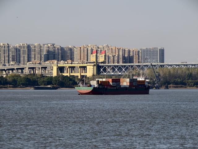 江韵生辉：在南京长江水生生物科普馆触摸母亲河的脉搏