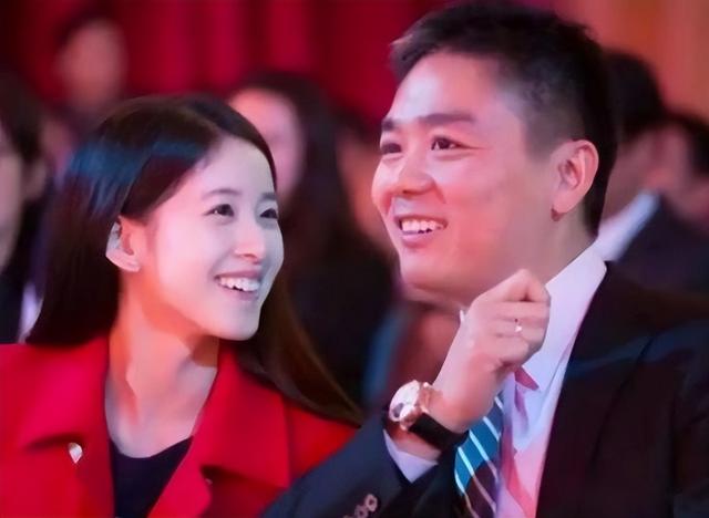 刘强东上千亿身家背后，儿子却是他一生的痛，感谢章泽天视如己出