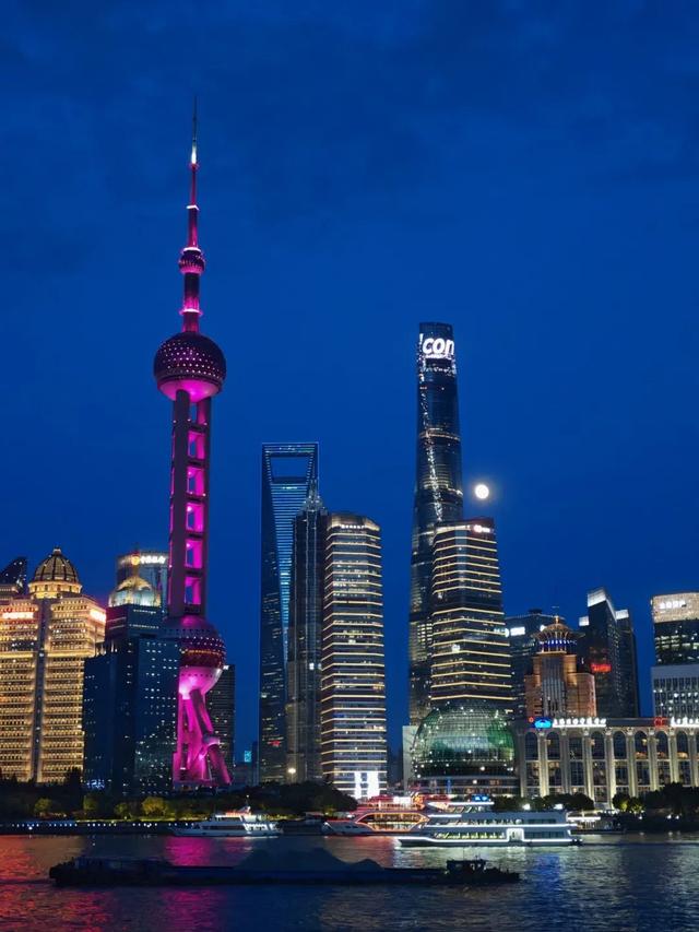 为了这些超绝的Citywalk机位，总要逛一趟上海吧~