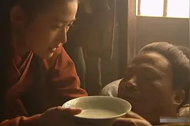 “潘金莲”王思懿年过50，身材丰腴性感，比年轻时还要成熟迷人！图片