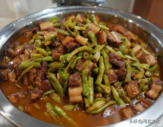 赏丹霞、沐温泉！承德唐家湾这处温泉，承包你秋日的双倍快乐