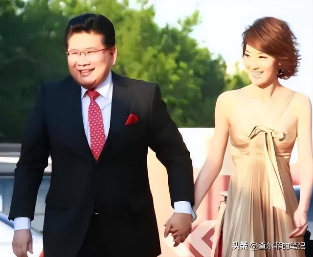 讨好大佬，陪睡上位	，遭央视“开除”，她身上的标签哪个才是真的