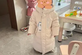 一生贪大的中国母亲啊！给孩子买衣服需要买正码吗？图片