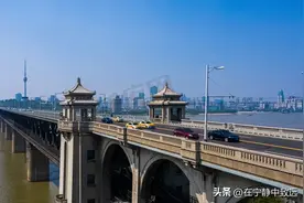 万里长江第一桥一一武汉长江大桥图片