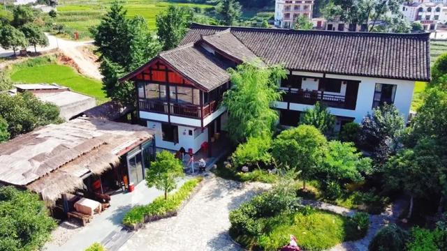 解锁初秋遛娃新花样！登山、溯溪、竹筏漂流……带娃玩转丹霞山水间