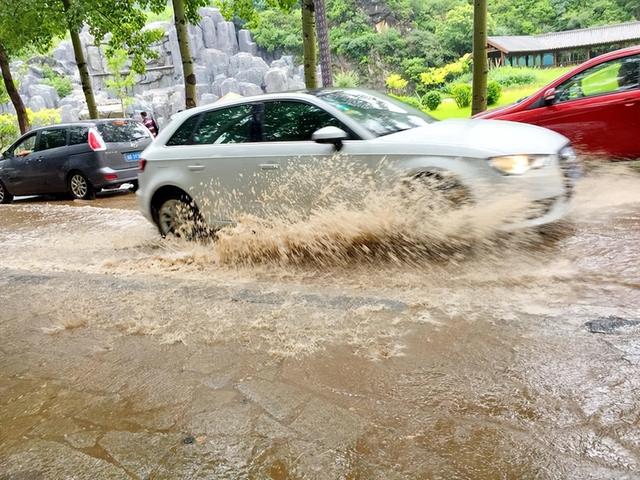 新一轮强降雨中心已定！明天9月3日天气预报，大雨暴雨分布如下