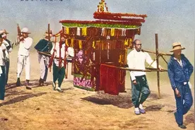 昨日婚嫁：新娘到婆家的三种方式：坐轿，骑马，步行图片