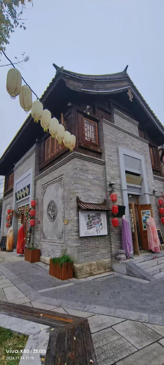 雨中寻洛邑：一座古城的千年回响