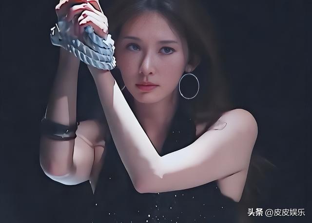 50岁林志玲婚后生活曝光，家务全包全家8点睡觉，儿子读国际学校