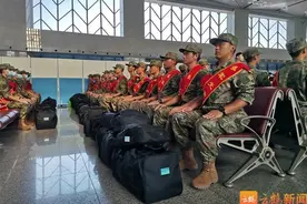 热血披戎装，青春献国防！鹤壁2024年秋季新兵奔赴军营图片