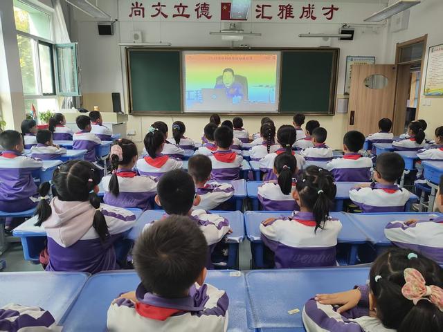 同上一堂科学课：航天英雄杨利伟点燃青海学子航天梦