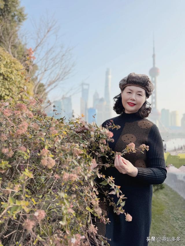 在北外滩，与圣诞和黄浦江撞个满怀