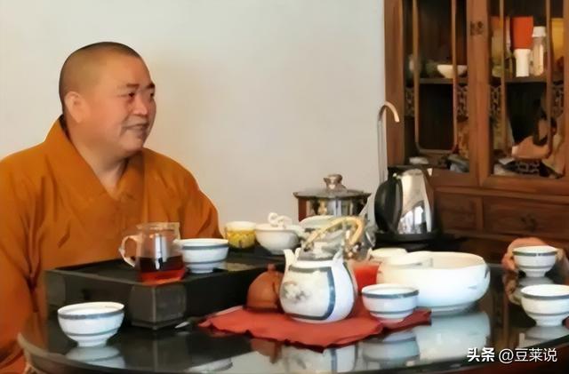 不查不知道一查吓一跳，掌控少林寺38年的释永信，私下到底有多壕