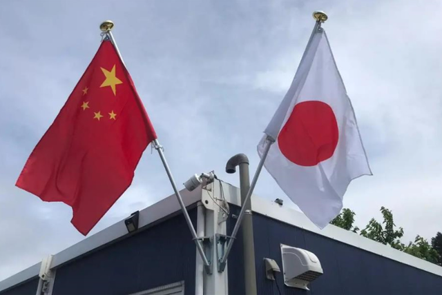 迟迟等不到北京贺电后，高市早苗公开道歉，日本社会面临巨大难题