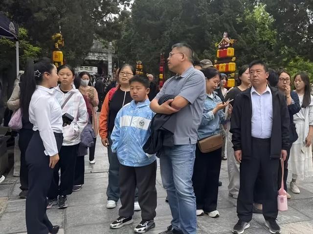 【花开卧龙，心动五一】暖心收官｜短暂的离别，是为了银杏树下更好的重逢