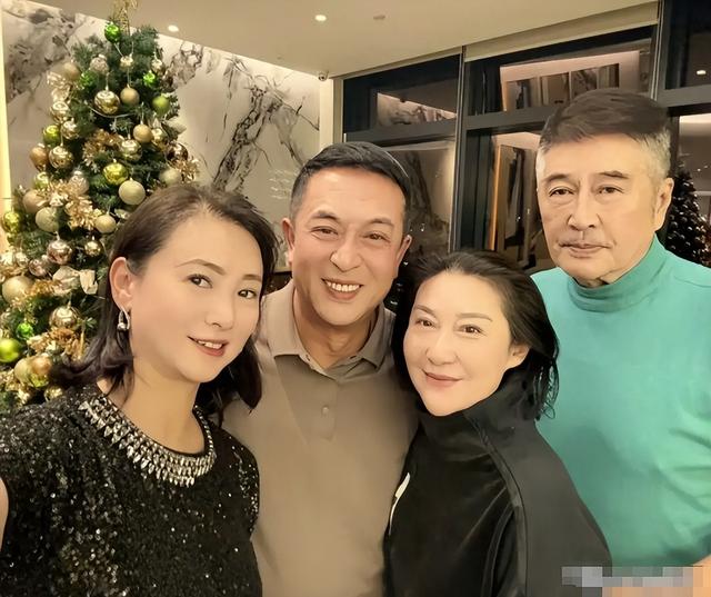 与王海燕离婚传闻真相大白1年，55岁张嘉益近况曝出，一点不意外