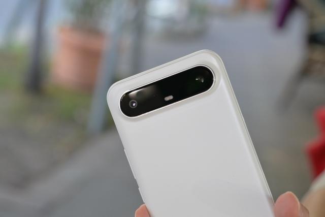 传音5.93mm超薄曲面屏手机发布！IFA 2025现场一手体验来了