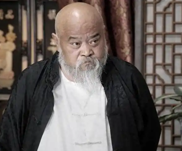 不顾医生劝阻每天2包烟，顿顿8两白酒的演员李琦，如今变成啥样
