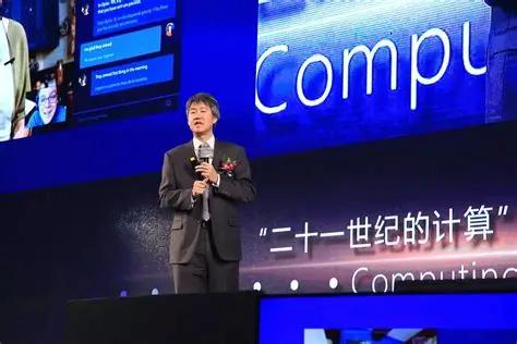 离任才敢说真话，雷蒙多谈AI竞争：试图阻止中国是愚蠢的行为！