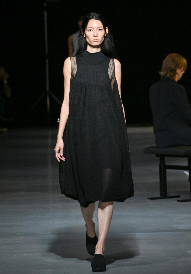 Cfcl 透明如玻璃, 编织着理念, 衣服亦是工具