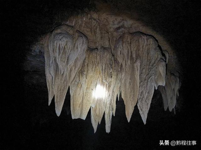 探险贵州深山原始溶洞，遇见一个躲匪洞、一座红军坟