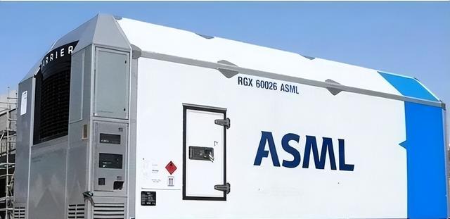 “咬死”ASML，禁止维修光刻机只是开始，轮到中国工程师头疼了！