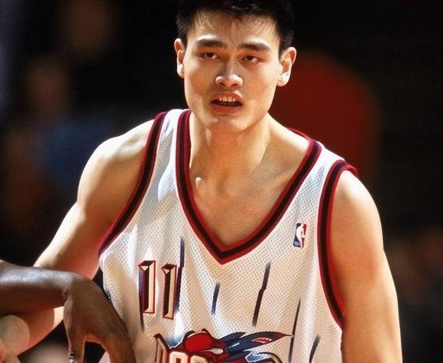 姚明做梦也没想到，15岁的女儿，如今仅凭一个举动就给他长脸了