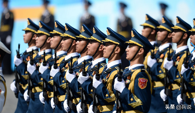 没来阅兵，特朗普对华给出五字评价，美媒：中国给了美方巨大尊重