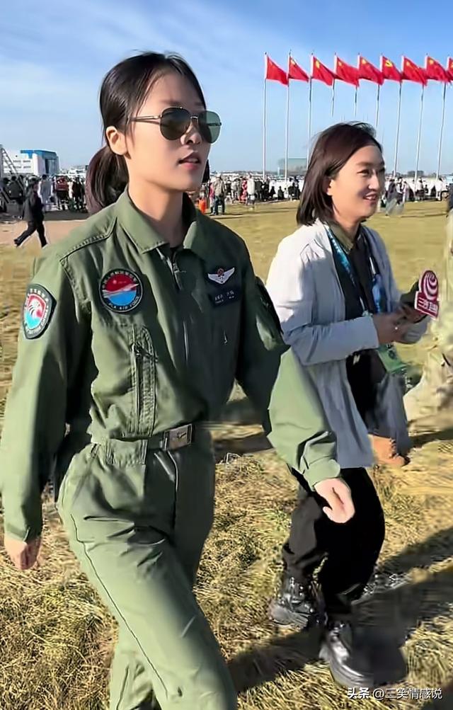 女飞行教员现身长春航展，被认成徐枫灿，网友反驳：像兵王刘近