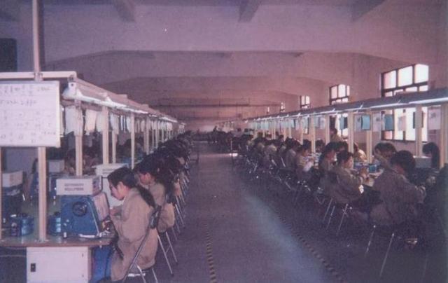 四川饲料大王首富变“首负”：欠了近千亿，一年光利息就要18亿