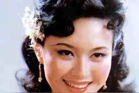 恋爱脑下场是真惨！从春晚主持人到养不起孩子的妇女，她咎由自取图片