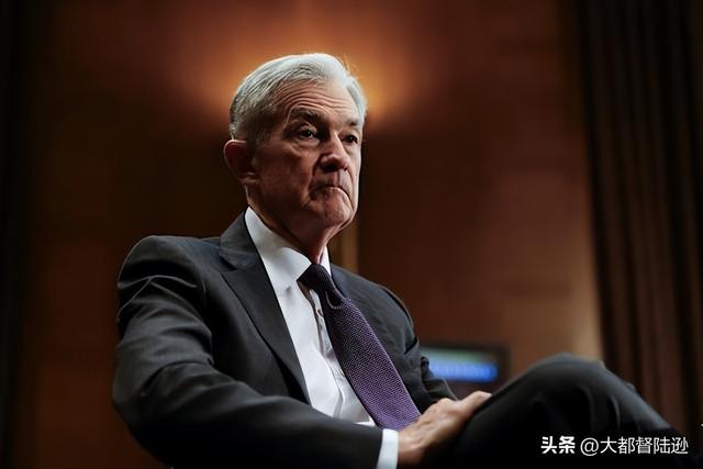 美联储释放双重信号！降息叠加停止缩表，黄金、股市会怎么走？