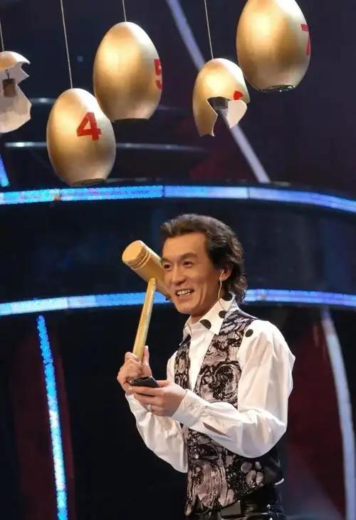 李咏也没想到，自己离世8年后，23岁的女儿就走上一条异样的道路