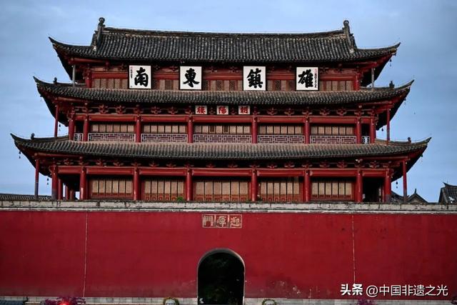 云南建水——千年临安古城 ：中国最后一座活着的古城！