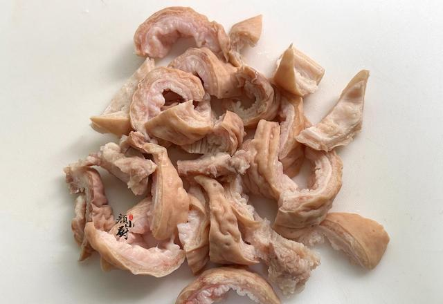 太喜欢做这样的炒菜了！酸辣爽脆，开胃下饭，一上桌就吃个精光