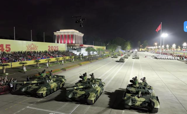 想要抢中国风头？越南92阅兵彩排曝光，外媒笑了：中国全方位碾压