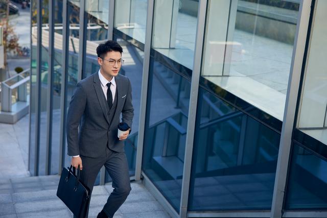 2025年买智能手表别乱挑！这5款几乎零差评，用到2028年不成问题