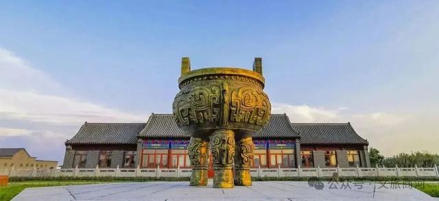 周末向北，去济南这个小县城里摘桃、吃鸡、泡温泉，恣儿得很！