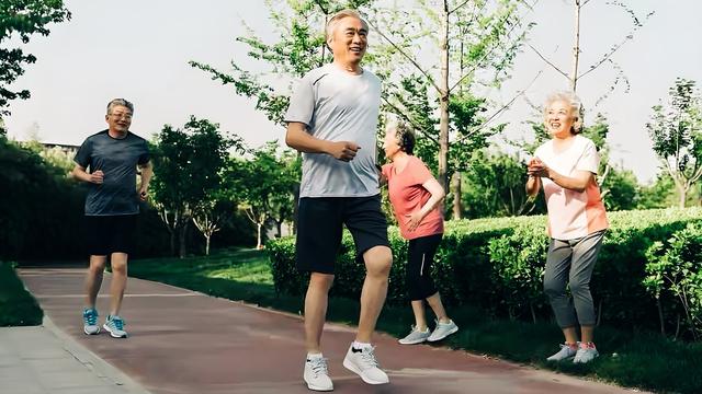 今日爆款文章：《给60岁以上人的9项忠告》