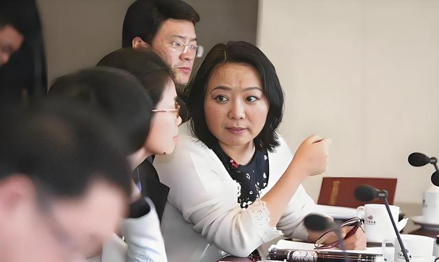 570亿！北京新女首富，她的“背景”究竟是什么？