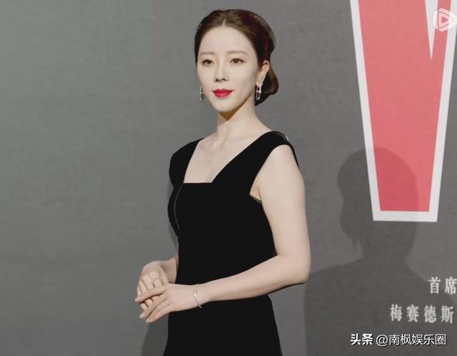 上海这一夜：热巴腰臀比逆天了，被马伊俐吓了一大跳，杨幂赢麻了
