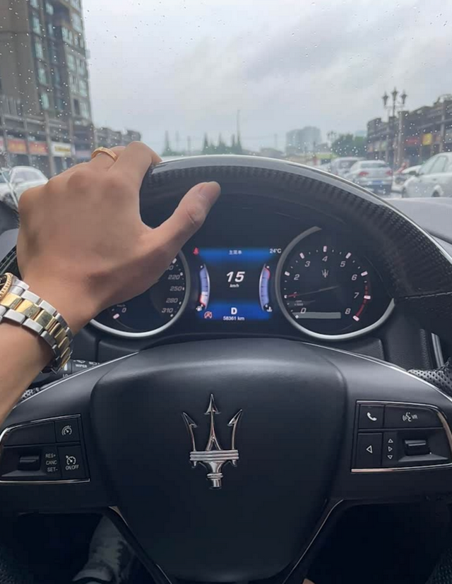 35万开玛莎，45万Porsche带回家，豪车的天塌了