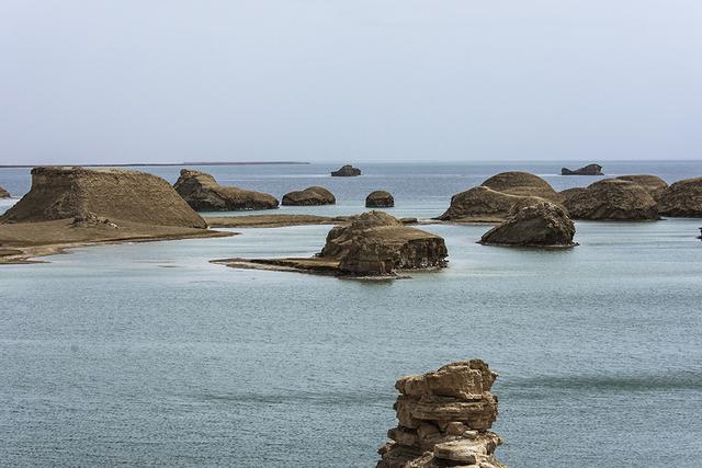 青海旅游-海西州-乌素特水上雅丹景区