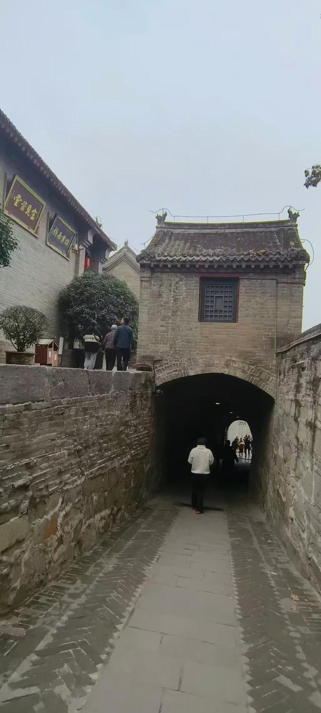 丽景门登临记：在晨光中叩问一座城