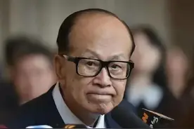 李嘉诚再次上演十年前的一幕，让我们懂得了生意人和企业家的区别图片