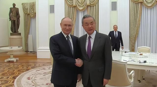 败局已定，6国给特朗普下跪，全是中国的邻居，3国牺牲中方利益