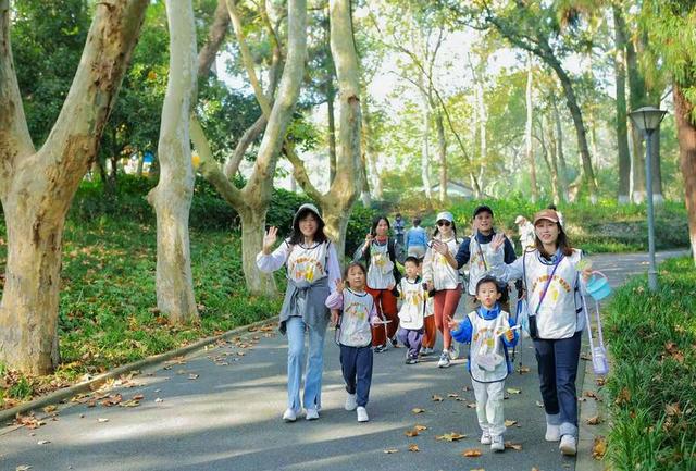 最好的礼物是陪伴 杭州亲子自然行以自然为课堂启迪心灵