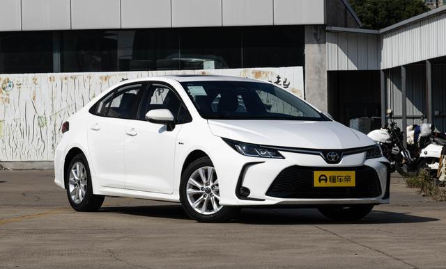 2024款卡罗拉双擎混动家轿省钱选择_先锋版精英版旗舰版配置对比_东阳二手卡罗拉双擎2025改款