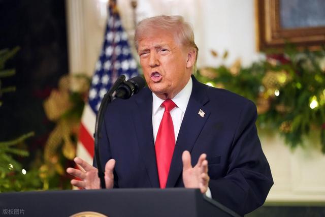 比福建舰还大！4艘万吨巨船同时出坞，美这才明白	，输给中国了